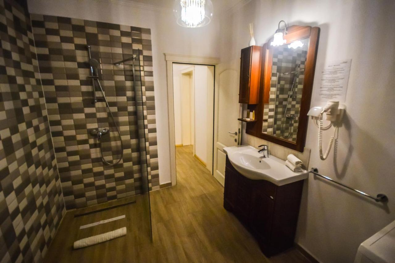 Sarada Boutique Luxury Apartment Deva Exterior photo
